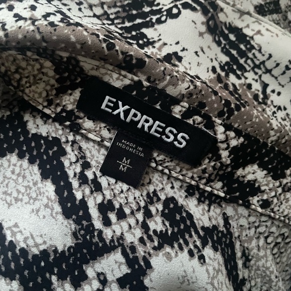 Express Monochrome Snake Print Blouse lightweight breathable - Picture 3 of 3
